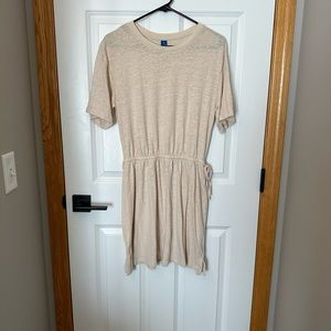 Old Navy beige cinch waist dress. Medium.